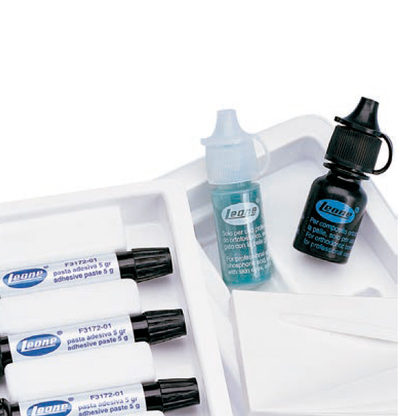 Adhesive in Syringe (4 x 5g)